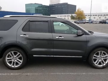 Авто Ford Explorer 2017 № 7771748