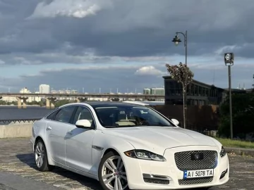 Авто Jaguar Xj 2017 № 7771749