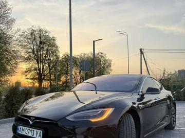 Авто Tesla Model S 2018 № 7771952