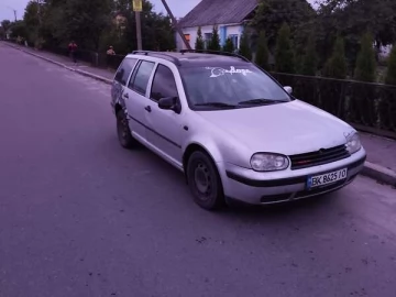 Авто Volkswagen Golf 2002 № 7772458