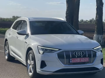 Авто Audi E-Tron 2019 № 7772643
