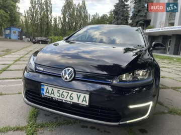 Авто Volkswagen E-Golf 2015 № 7772739