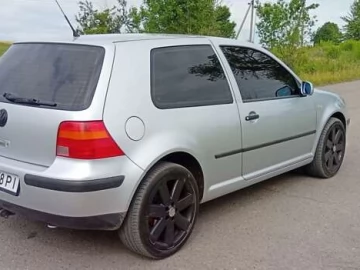 Авто Volkswagen Golf 2000 № 7772827