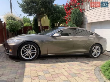 Авто Tesla Model S 2015 № 7773726