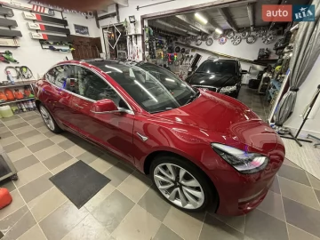 Авто Tesla Model 3 2018 № 7773755