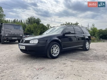 Авто Volkswagen Golf 2000 № 7773817