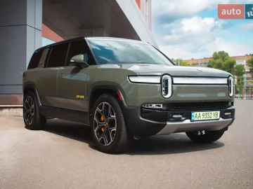 Авто Rivian R1S 2023 № 7773959