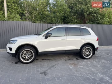 Авто Volkswagen Touareg 2015 № 7774150
