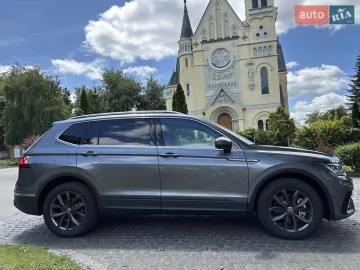 Авто Volkswagen Tiguan 2023 № 7774856