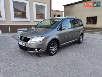 Авто Volkswagen Touran 2007 № 7775134