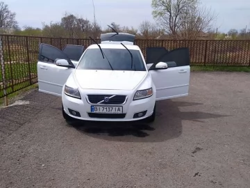 Авто Volvo V50 2012 № 7775536