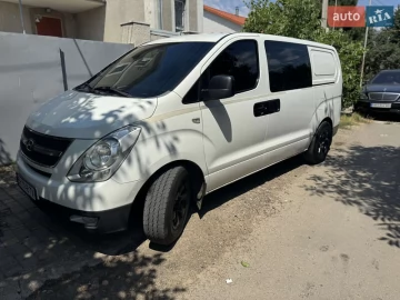 Авто Hyundai H-1 2011 № 7775549