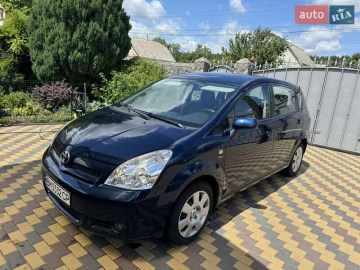 Авто Toyota Corolla Verso 2004 № 7775727