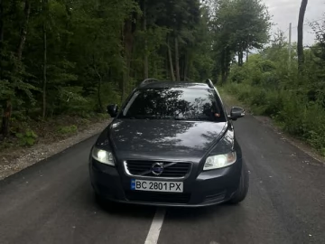 Авто Volvo V50 2010 № 7775771