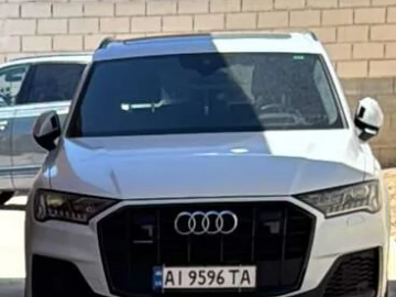 Авто Audi Q7 2021 № 7776512