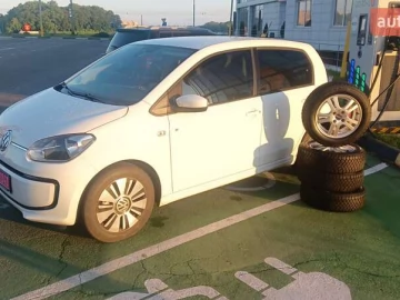 Авто Volkswagen E-Up 2015 № 7776640