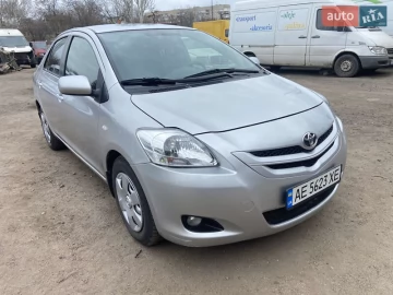 Авто Toyota Yaris 2006 № 7776644