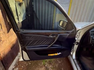 Авто Mercedes E-Class 1999 № 7777036