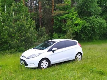 Авто Ford Fiesta 2012 № 7777074