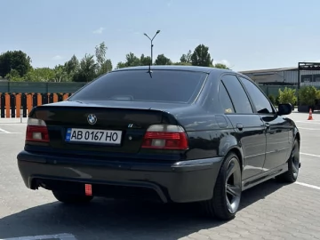 Авто BMW 5 Series 2002 № 7777111
