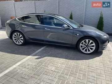 Авто Tesla Model 3 2019 № 7777190