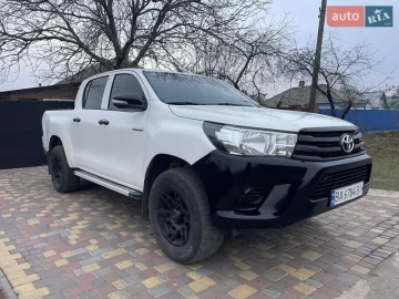 Авто Toyota Hilux 2017 № 7777193