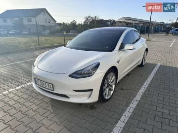 Авто Tesla Model 3 2019 № 7777282