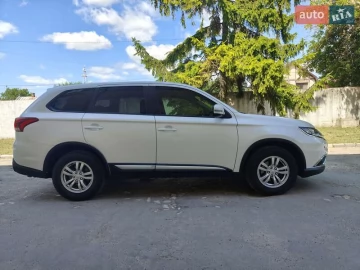Авто Mitsubishi Outlander 2017 № 7777401