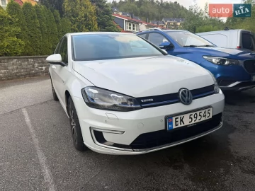 Авто Volkswagen E-Golf 2017 № 7777675
