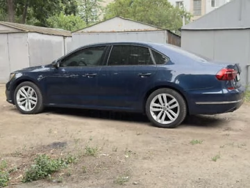 Авто Volkswagen Passat 2017 № 7778141
