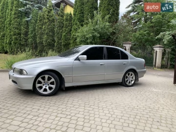 Авто BMW 5 Series 2002 № 7778388
