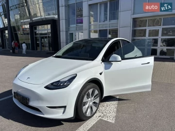 Авто Tesla Model Y 2023 № 7778783