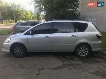 Авто Toyota Avensis Verso 2004 № 7778886