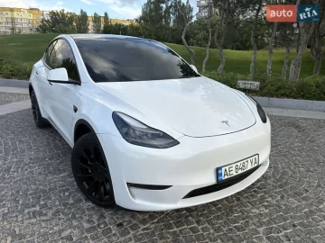 Авто Tesla Model Y 2023 № 7778999