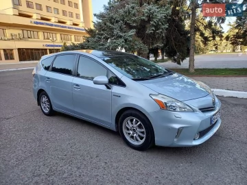 Авто Toyota Prius V 2012 № 7779528
