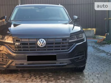 Авто Volkswagen Touareg 2018 № 7779821