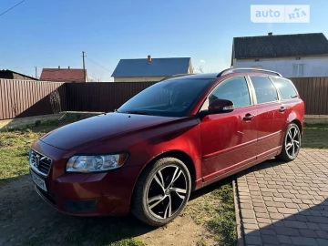 Авто Volvo V50 2011 № 7780055