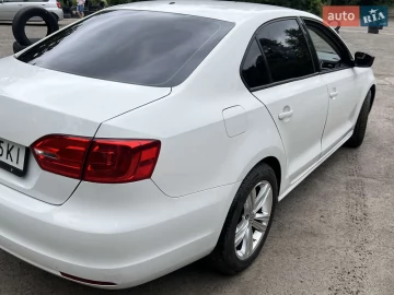 Авто Volkswagen Jetta 2012 № 7780543