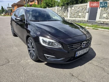 Авто Volvo V60 2014 № 7780924