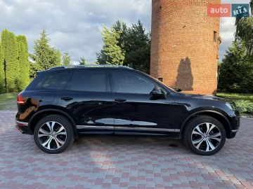 Авто Volkswagen Touareg 2018 № 7780965