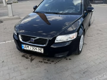 Авто Volvo V50 2010 № 7781126