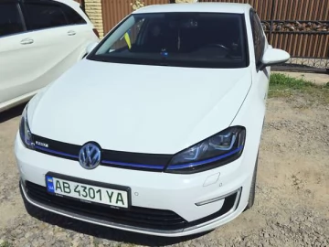 Авто Volkswagen E-Golf 2016 № 7781600