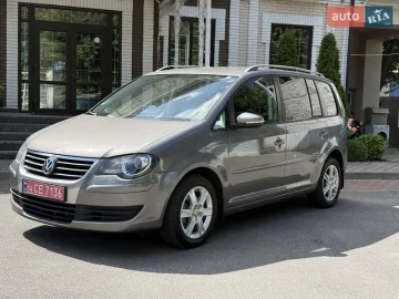 Авто Volkswagen Touran 2010 № 7781835