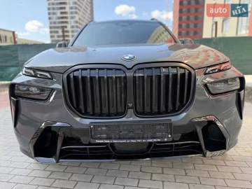 Авто BMW X7 2023 № 7782288