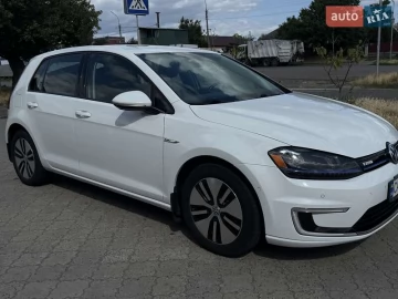 Авто Volkswagen E-Golf 2016 № 7782610