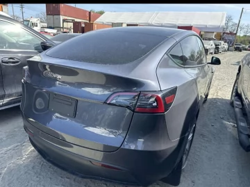 Авто Tesla Model Y 2023 № 7783606