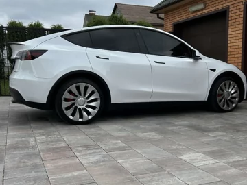 Авто Tesla Model Y 2022 № 7784248