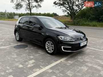 Авто Volkswagen E-Golf 2017 № 7784369