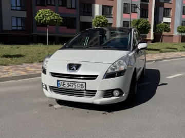 Авто Peugeot 5008 2011 № 7784872