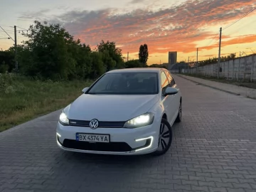 Авто Volkswagen E-Golf 2015 № 7785171